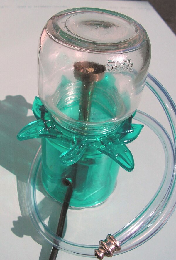 Desktop cannabis vaporizer device